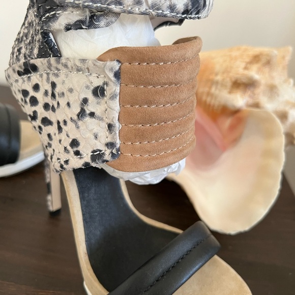 Mia Limited Edition genuine leather heels sandals - Picture 10 of 12